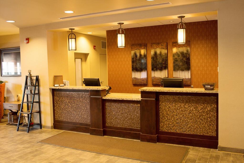 Little Missouri Inn & Suites New Town Екстериор снимка