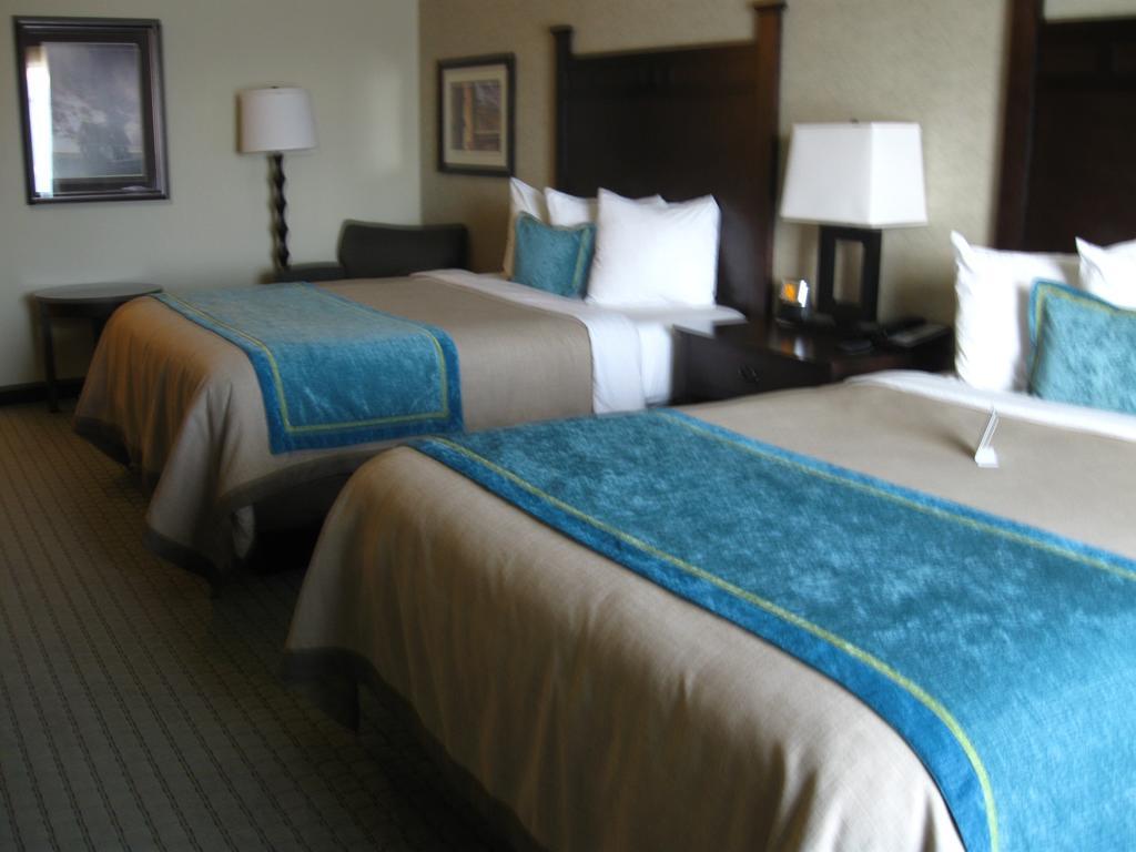 Little Missouri Inn & Suites New Town Стая снимка