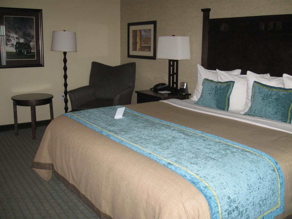Little Missouri Inn & Suites New Town Стая снимка