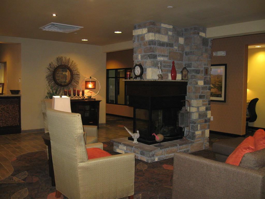 Little Missouri Inn & Suites New Town Екстериор снимка