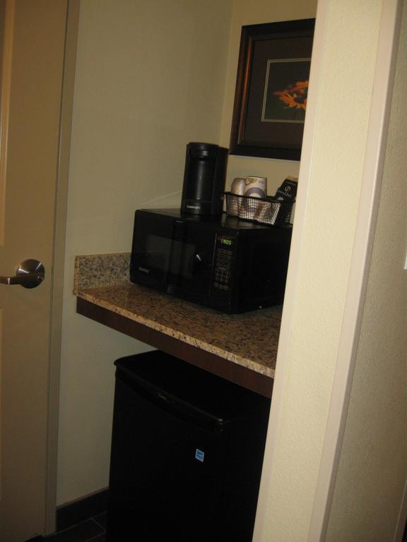 Little Missouri Inn & Suites New Town Стая снимка