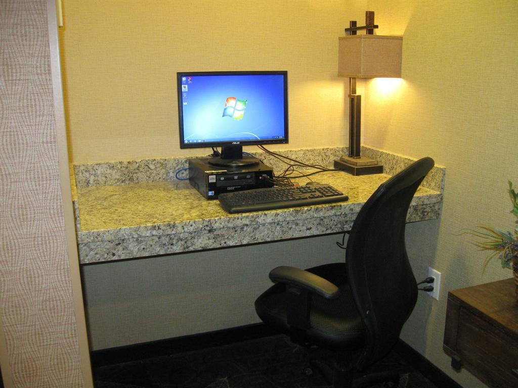 Little Missouri Inn & Suites New Town Екстериор снимка