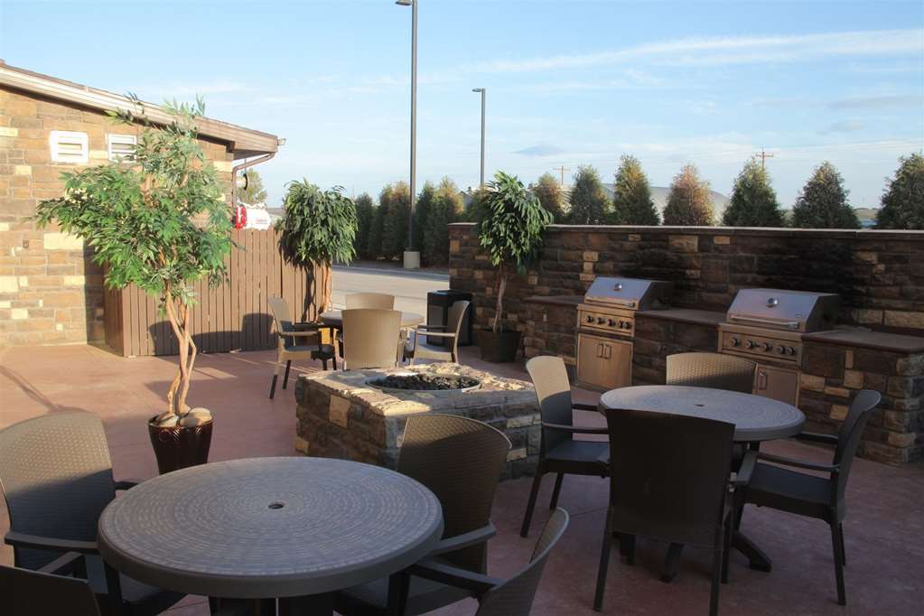 Little Missouri Inn & Suites New Town Екстериор снимка