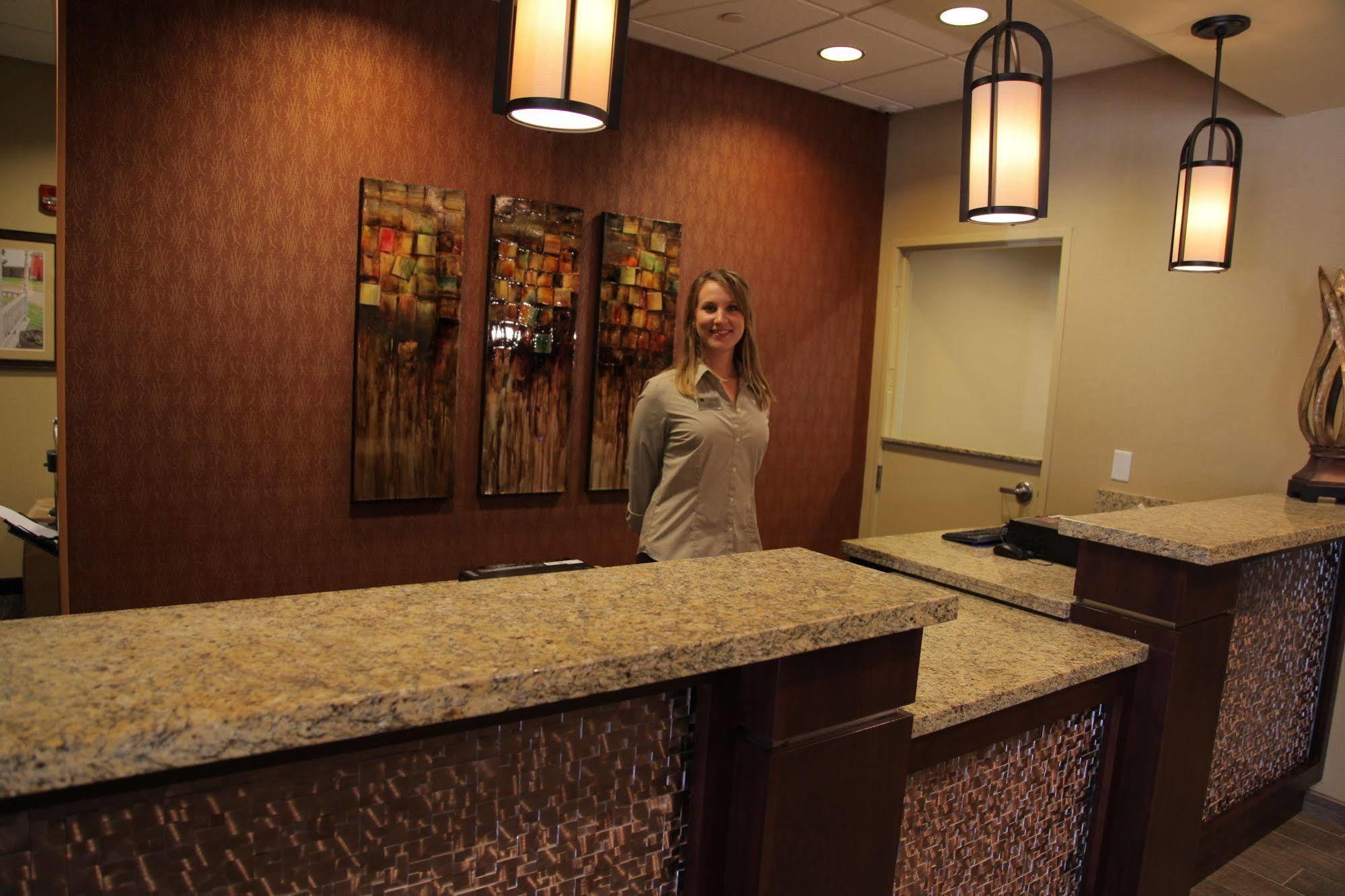 Little Missouri Inn & Suites New Town Екстериор снимка