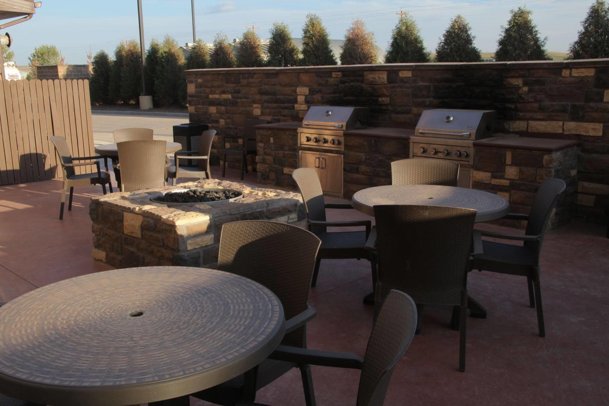 Little Missouri Inn & Suites New Town Екстериор снимка