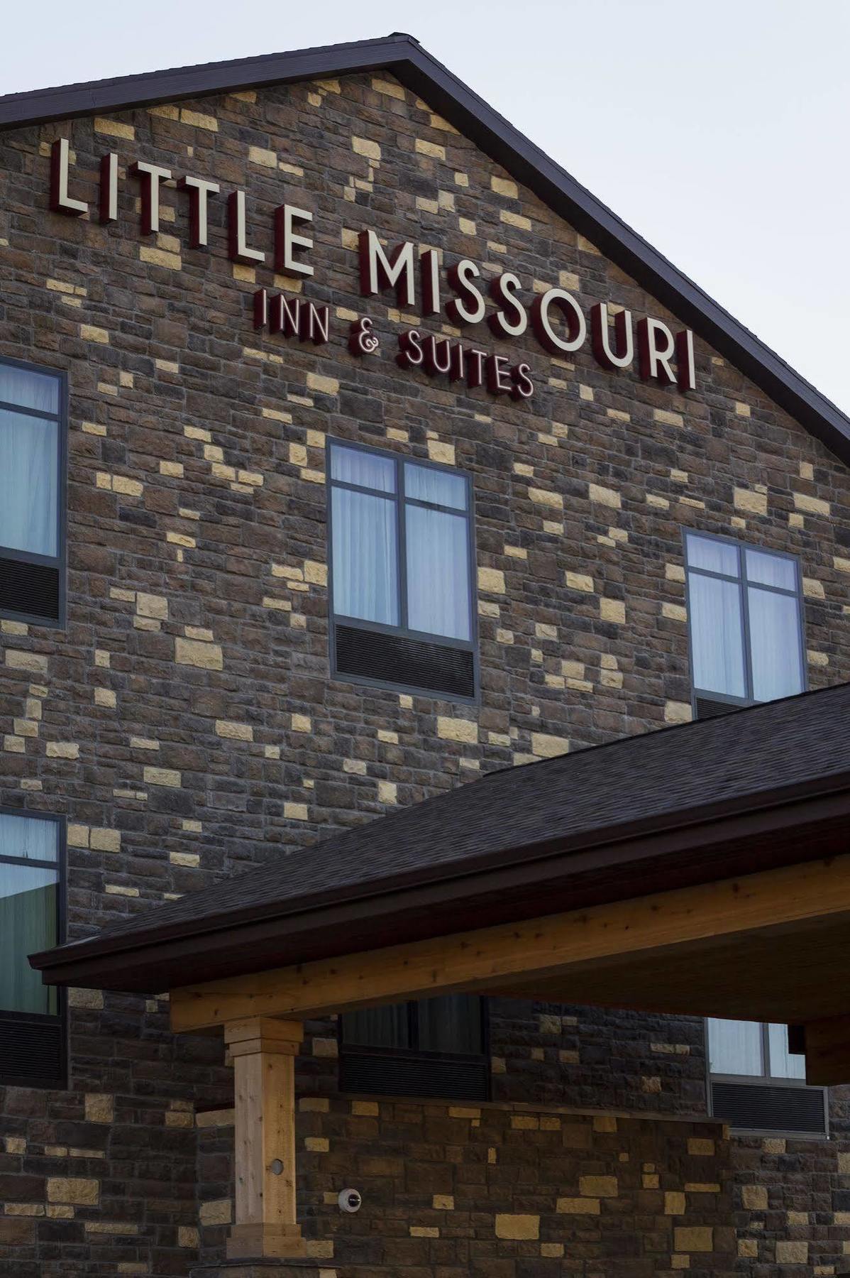 Little Missouri Inn & Suites New Town Екстериор снимка